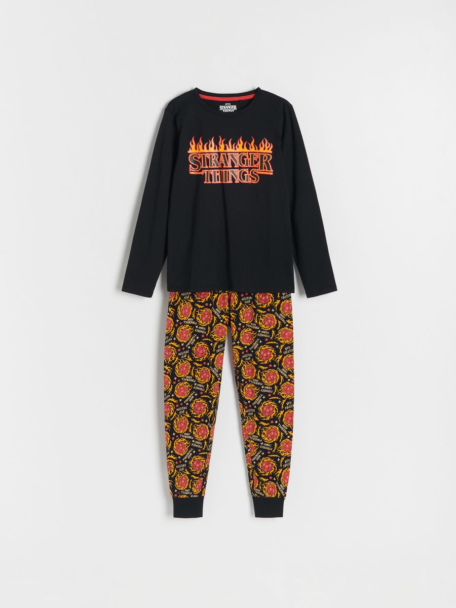 pizama-stranger-things-810yne.jpg Dwuczęściowa piżama Stranger Things - obrazek 1