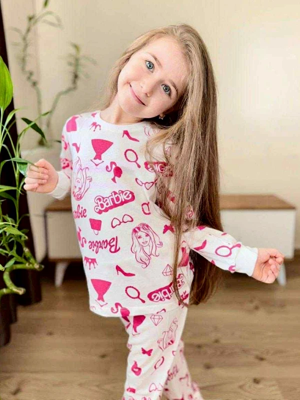 pizamy-dla-dziewczynek-061wdy.webp Piżama Bawełniana dla dziewczynki z motywem BARBIE Fifi Sklep - obrazek 1
